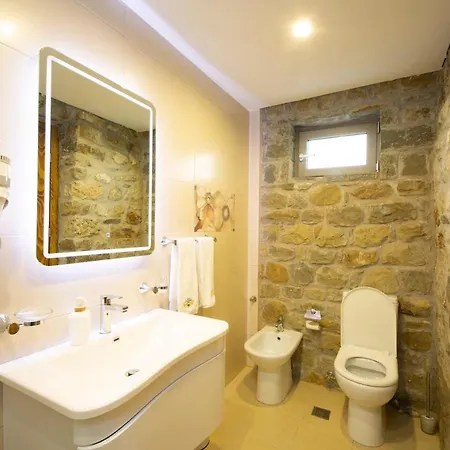 Lodge Leonard Mjull-Bathore